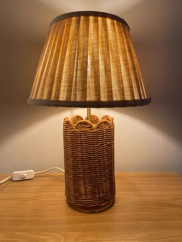 Scallop rattan table lamp - rattan,