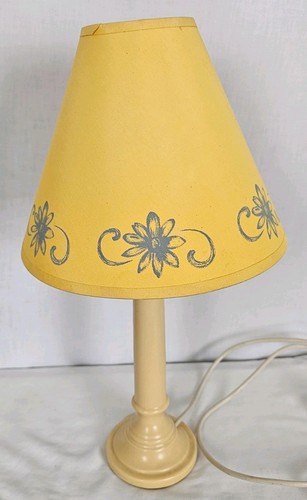 Vintage table lamp yellow - table,